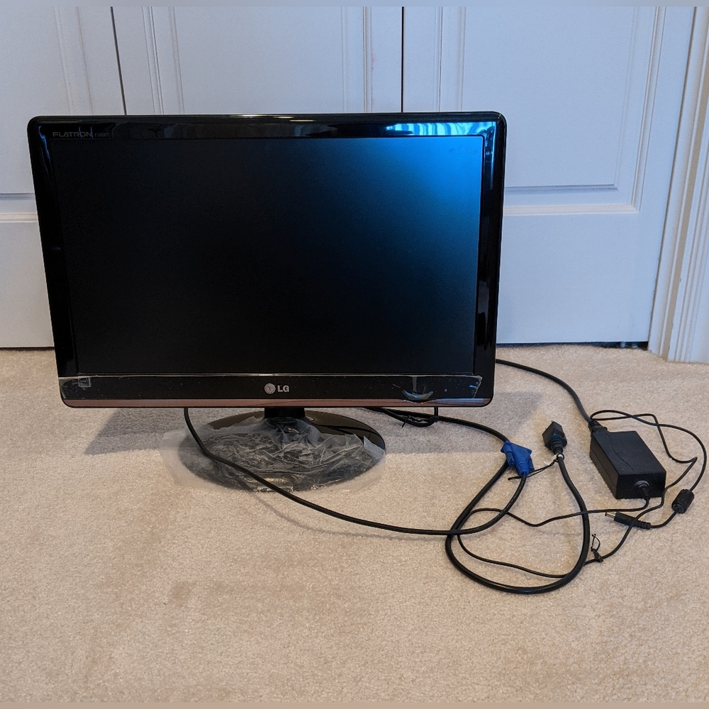 LG Flatron computer monitor 20"
